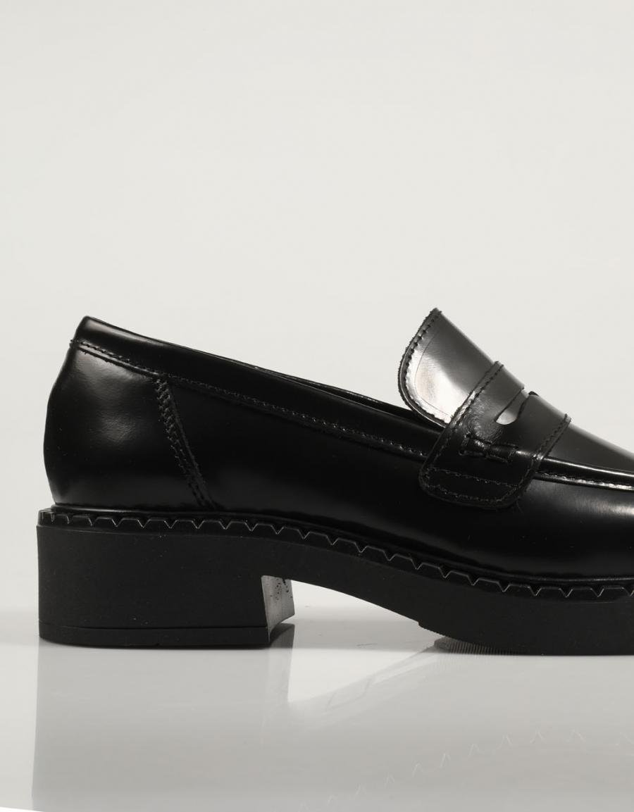 ZAPATOS SPORT REBECCA HOPE 2601 en color Negro