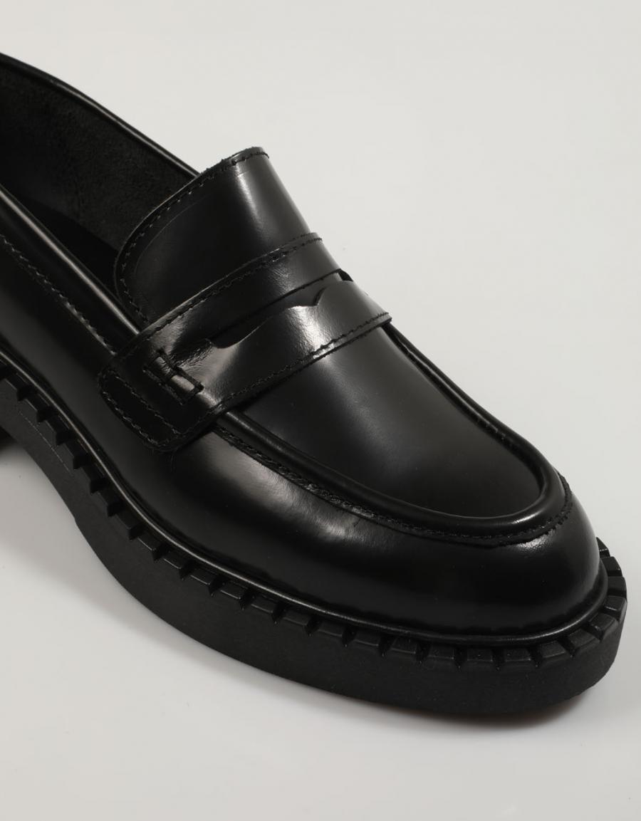 ZAPATOS SPORT REBECCA HOPE 2601 en color Negro