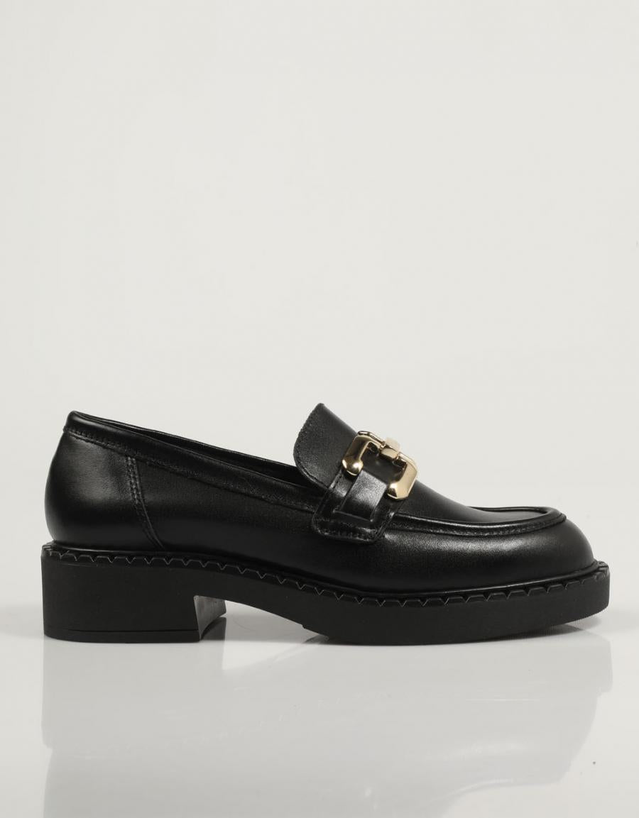 ZAPATOS SPORT REBECCA HOPE 2646 en color Negro
