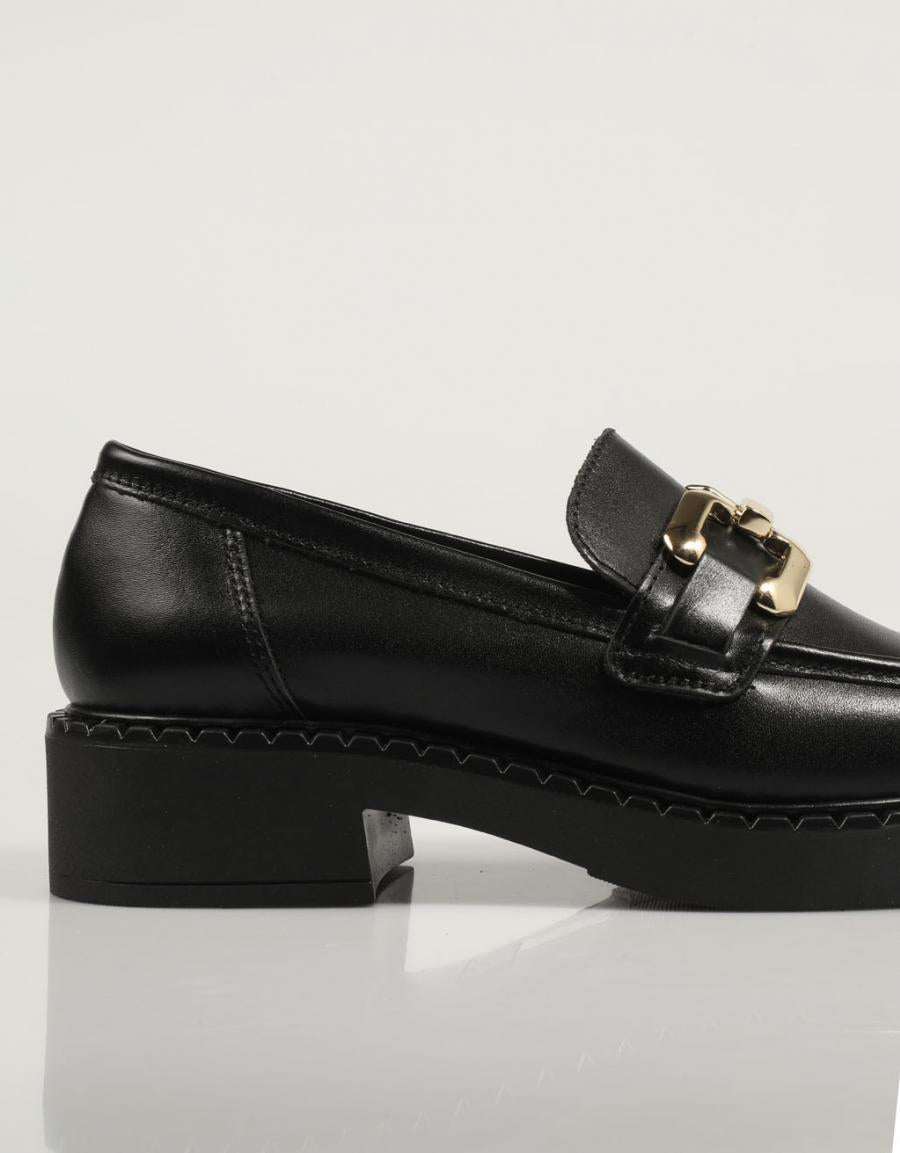 ZAPATOS SPORT REBECCA HOPE 2646 en color Negro