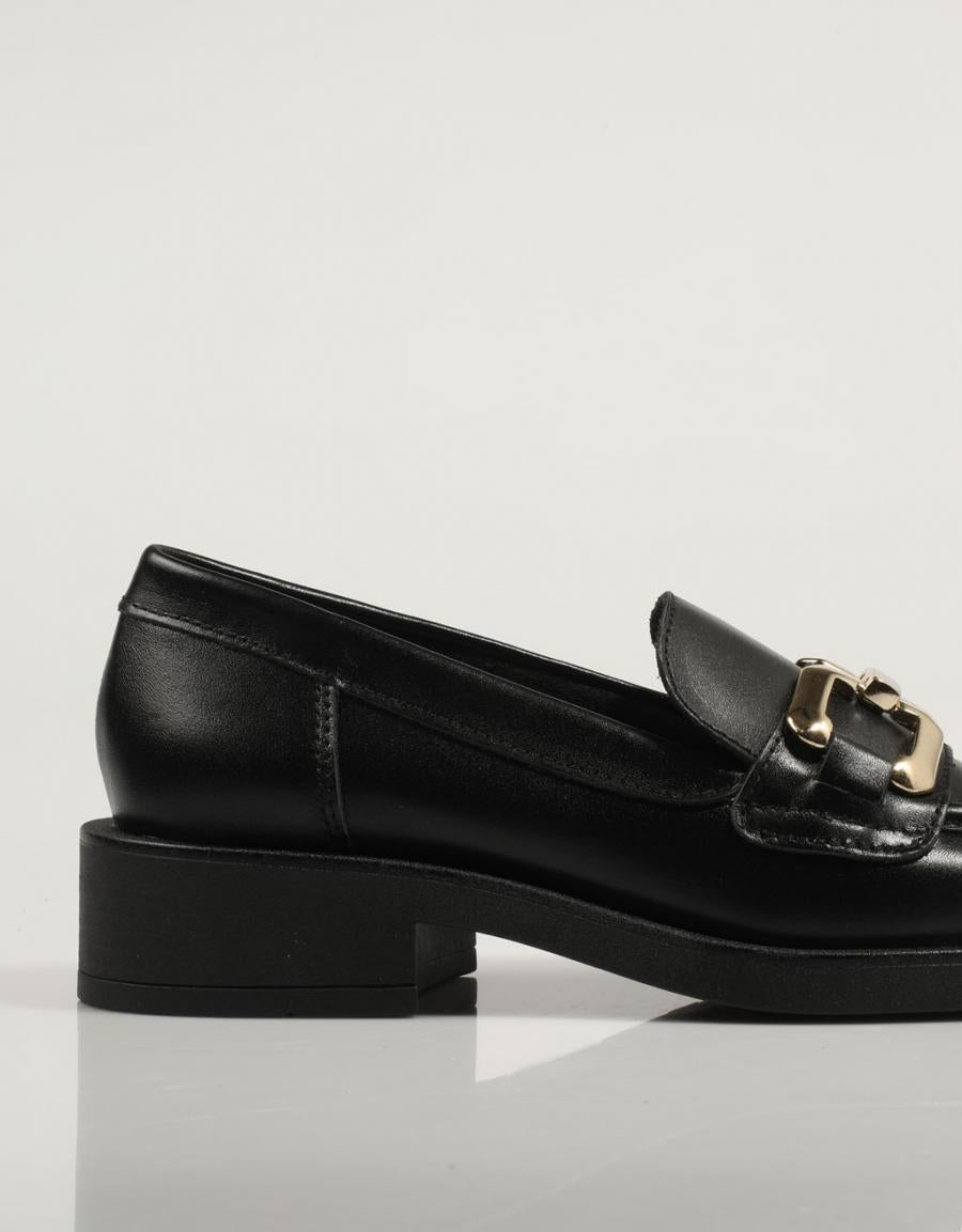 ZAPATOS SPORT REBECCA HOPE 4726 en color Negro