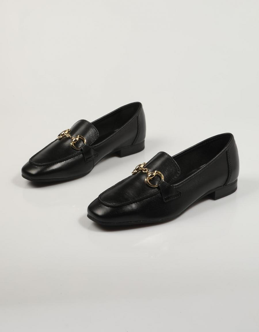 ZAPATOS SPORT REBECCA HOPE 5445 en color Negro