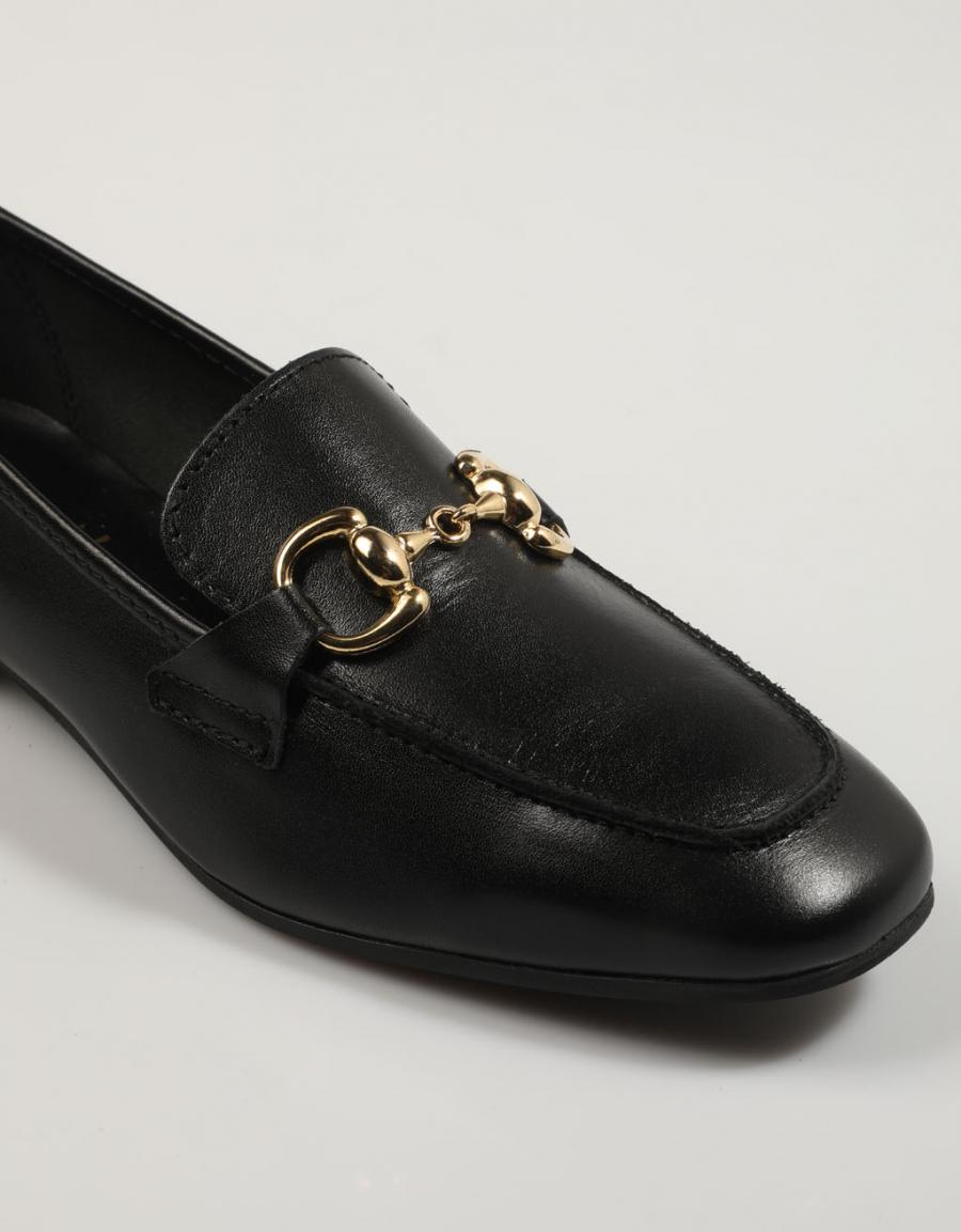 ZAPATOS SPORT REBECCA HOPE 5445 en color Negro