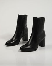 BOTINES REBECCA HOPE 4008 en color Negro