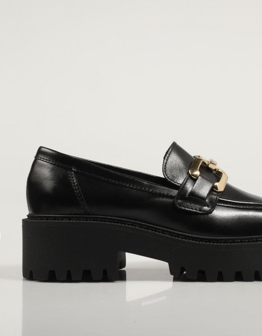 ZAPATOS SPORT REBECCA HOPE 7146 en color Negro