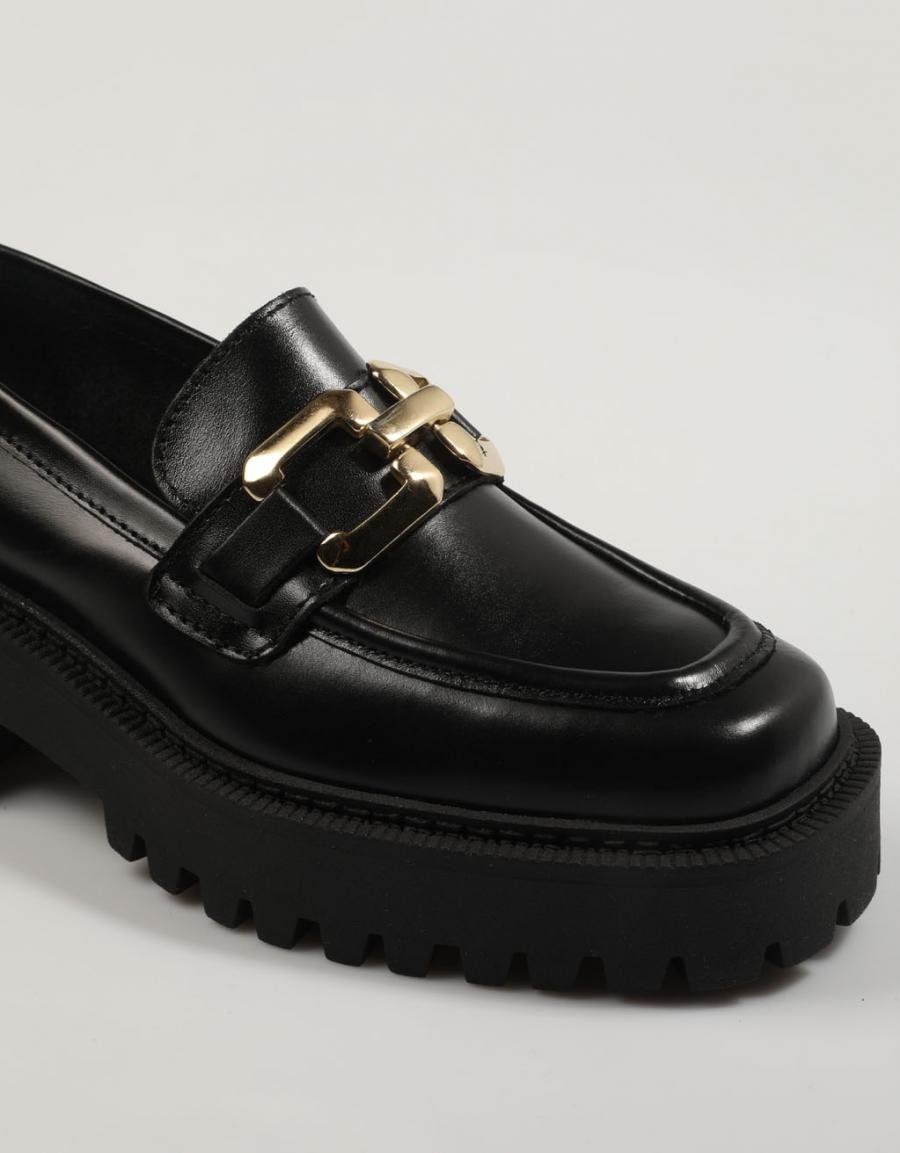 ZAPATOS SPORT REBECCA HOPE 7146 en color Negro