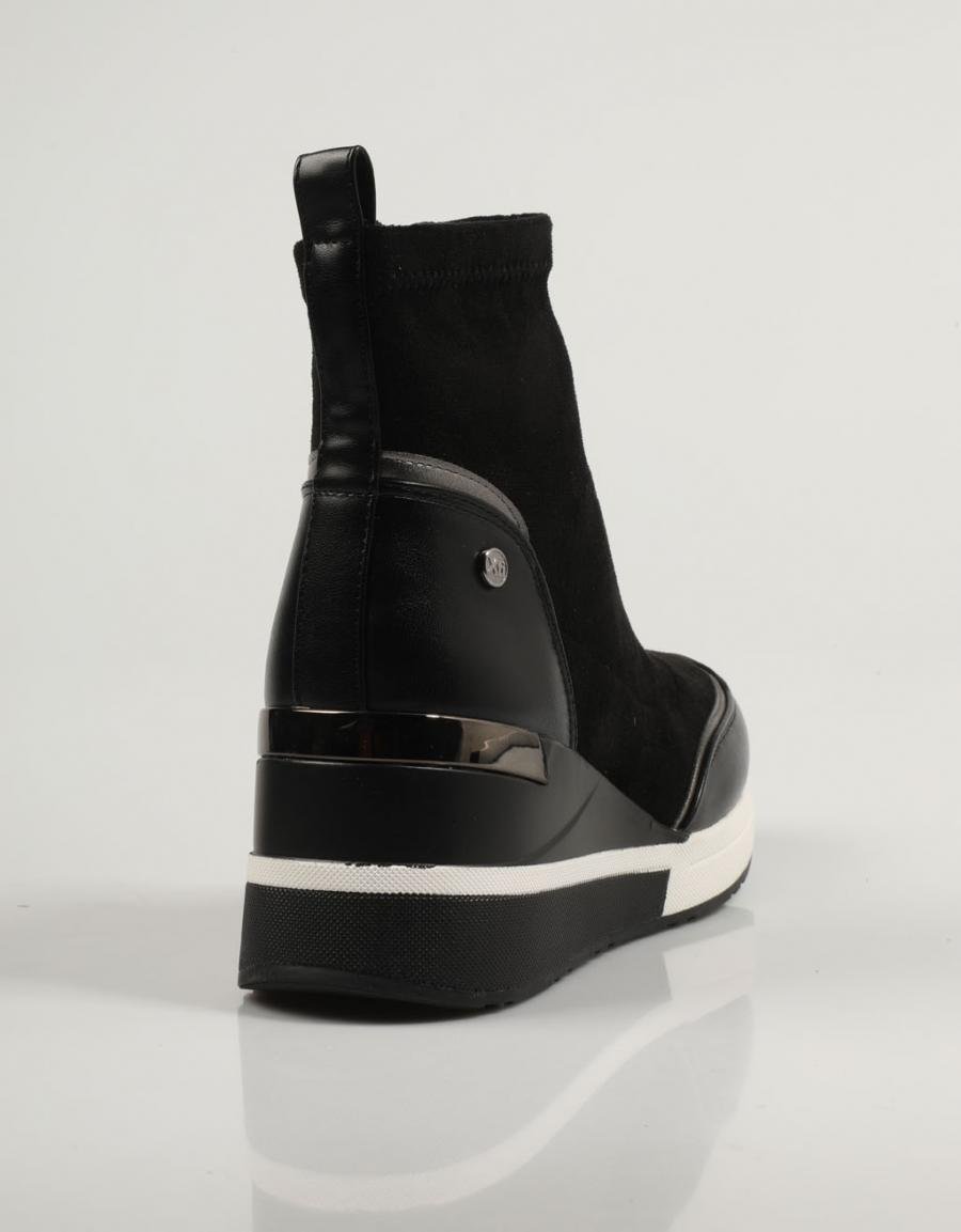 BOTINES XTI 141576 en color Negro