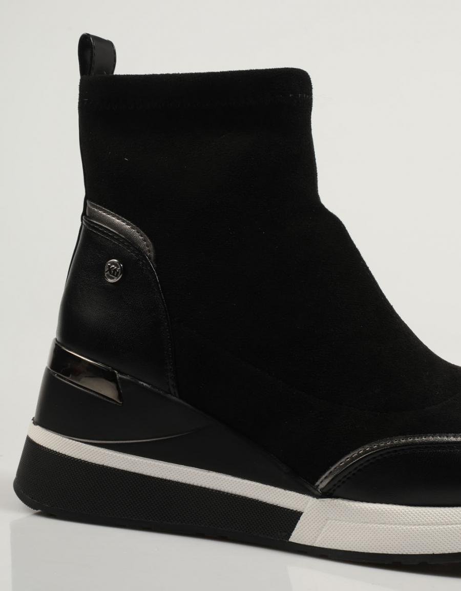 BOTINES XTI 141576 en color Negro