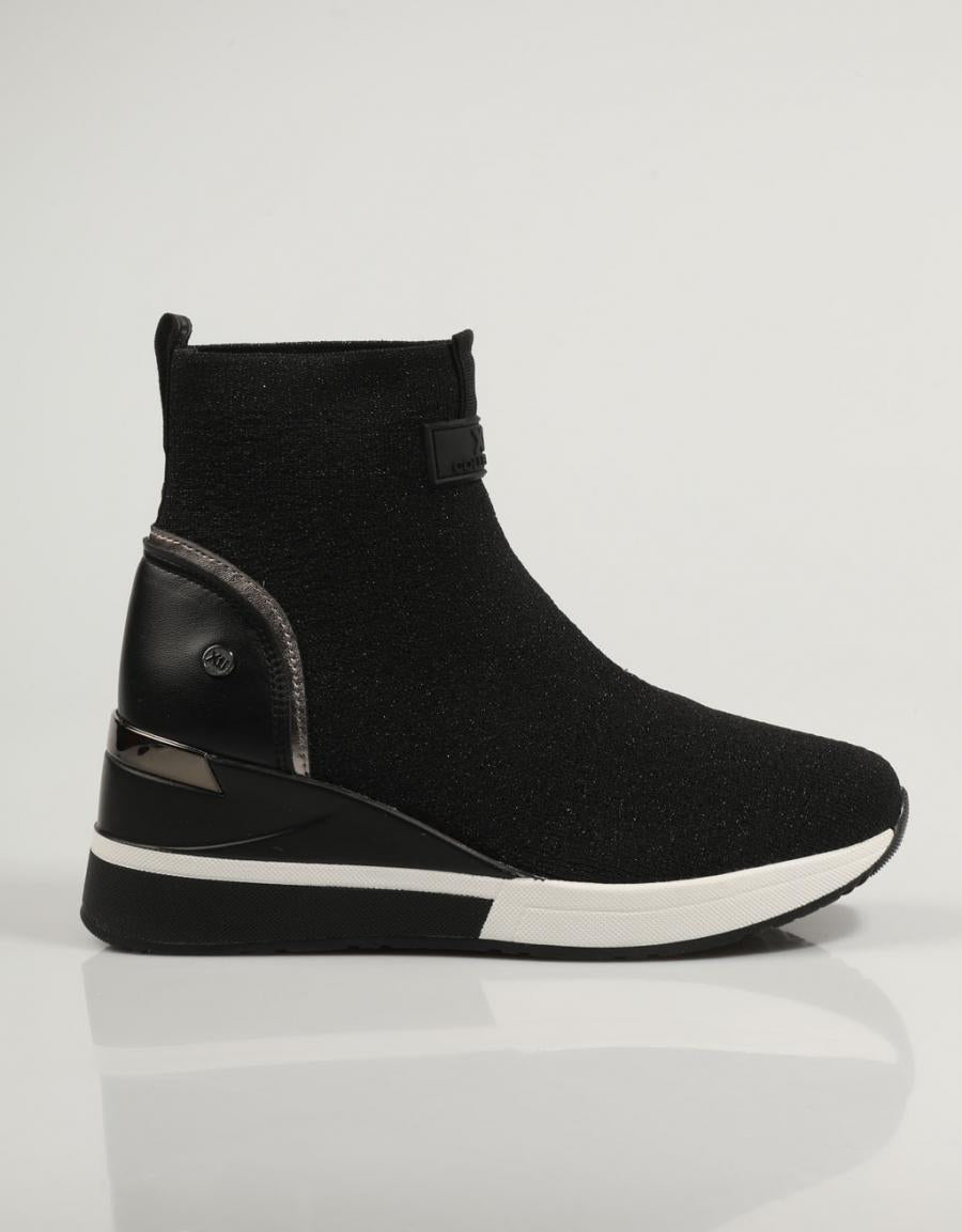 BOTINES XTI 141924 en color Negro