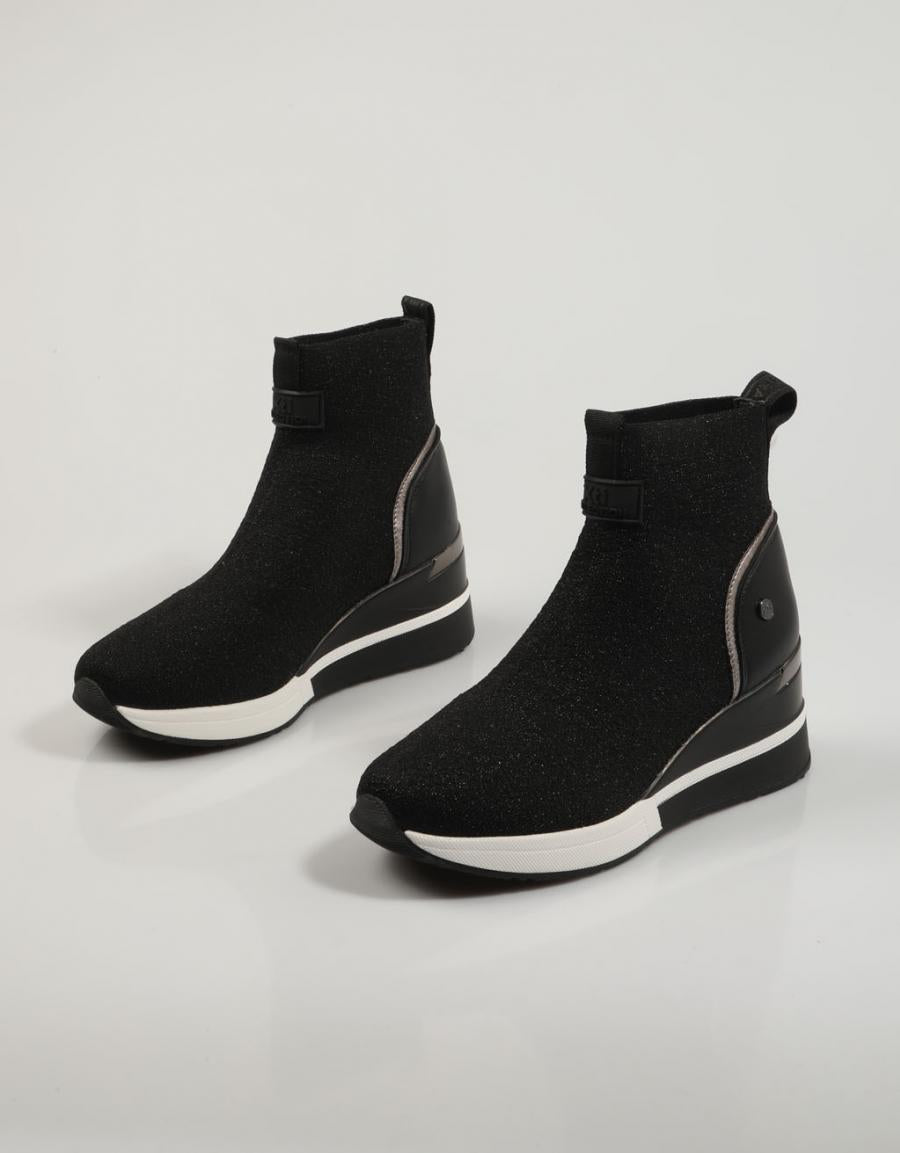 BOTINES XTI 141924 en color Negro