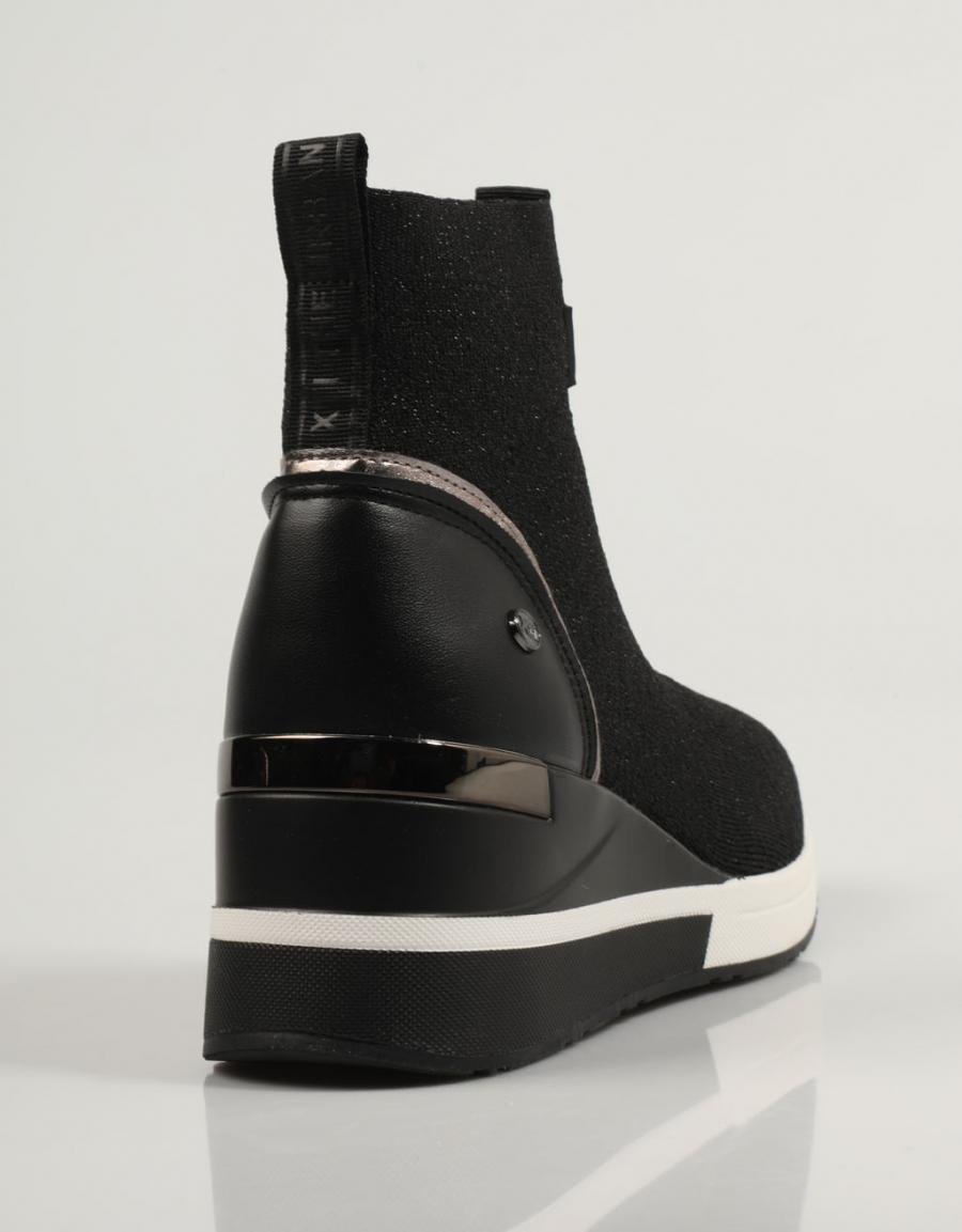 BOTINES XTI 141924 en color Negro