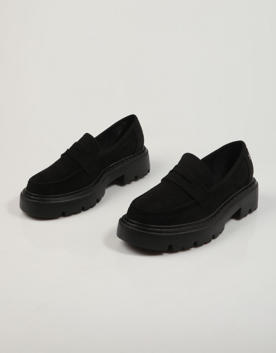 ZAPATOS SPORT XTI 142118 en color Negro