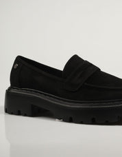 ZAPATOS SPORT XTI 142118 en color Negro