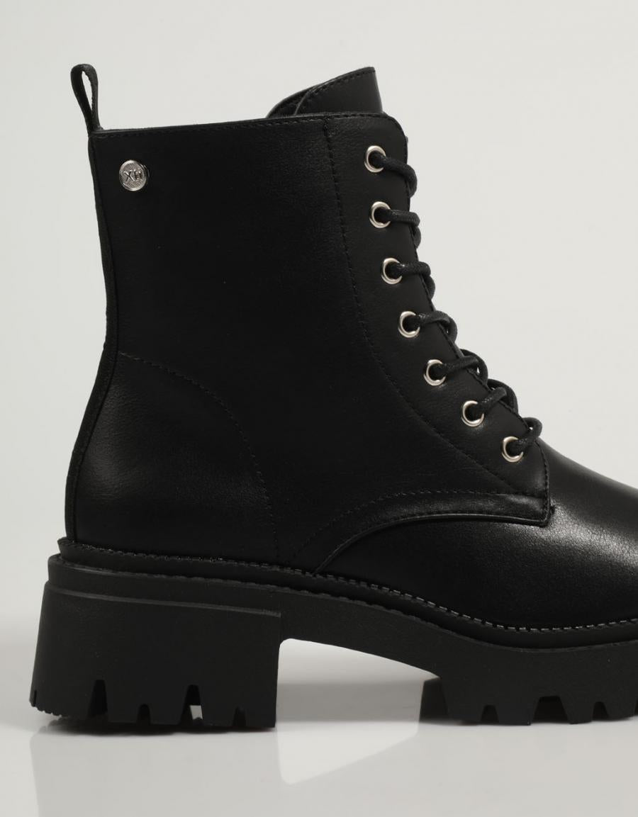 BOTINES XTI 141844 en color Negro
