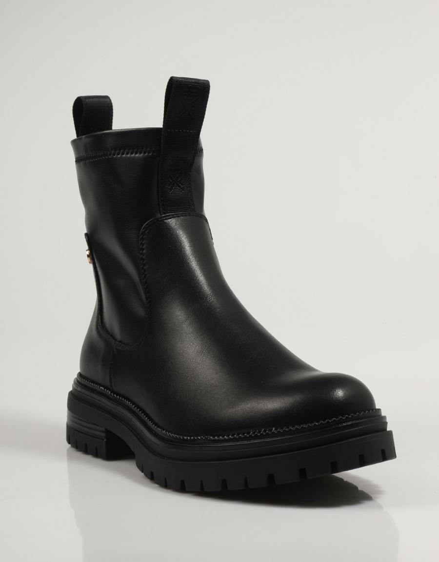 BOTINES XTI 141546 en color Negro