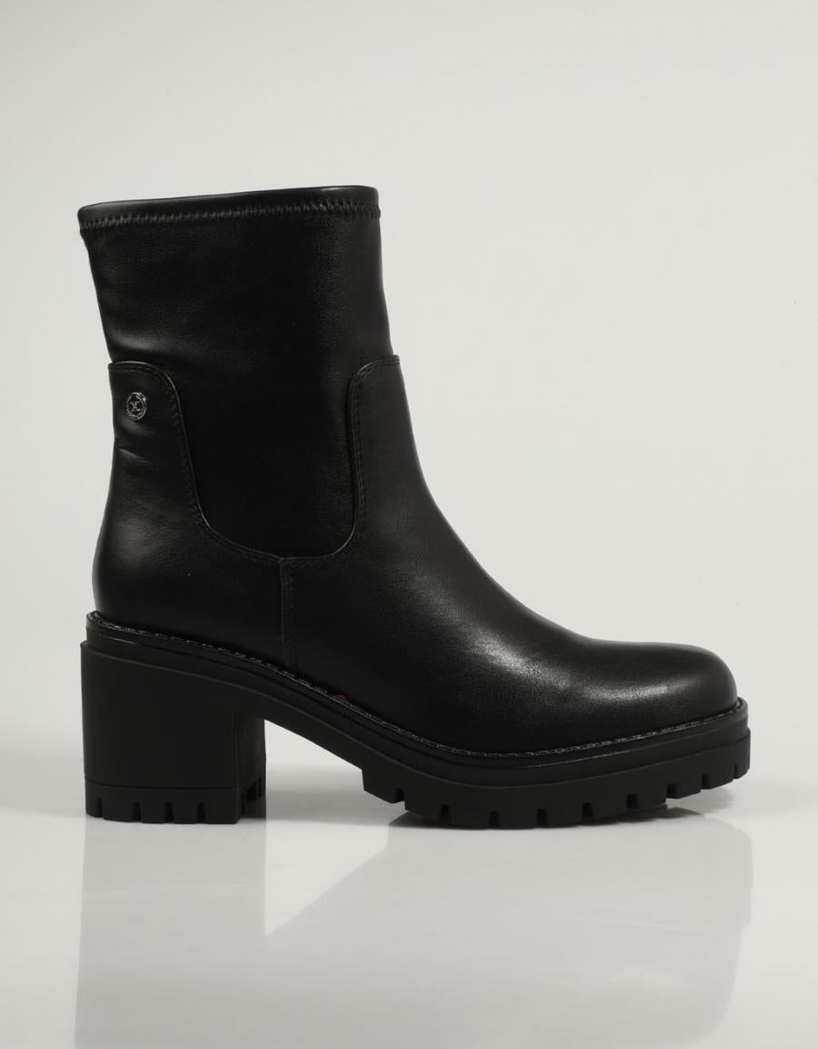 BOTINES XTI 140190 en color Negro