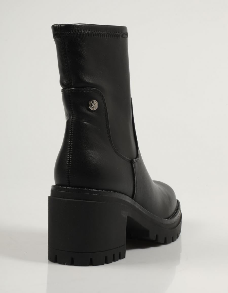 BOTINES XTI 140190 en color Negro