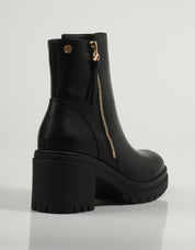 BOTINES XTI 141538 en color Negro
