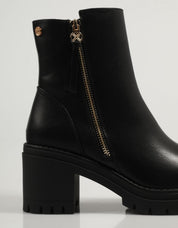 BOTINES XTI 141538 en color Negro
