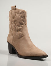 BOTINES XTI 142051 en color Beige