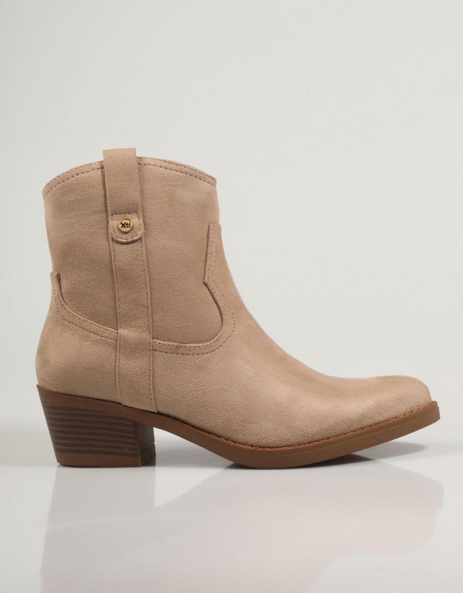 BOTINES XTI 142039 en color Beige