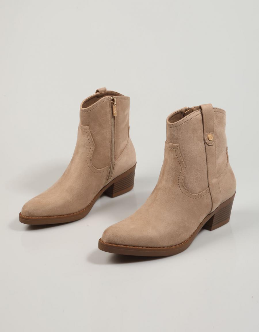 BOTINES XTI 142039 en color Beige