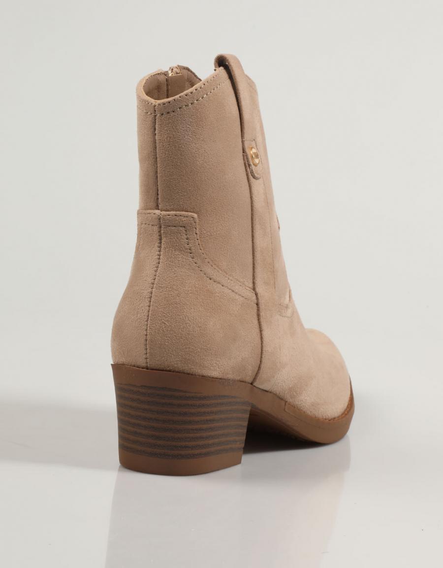 BOTINES XTI 142039 en color Beige