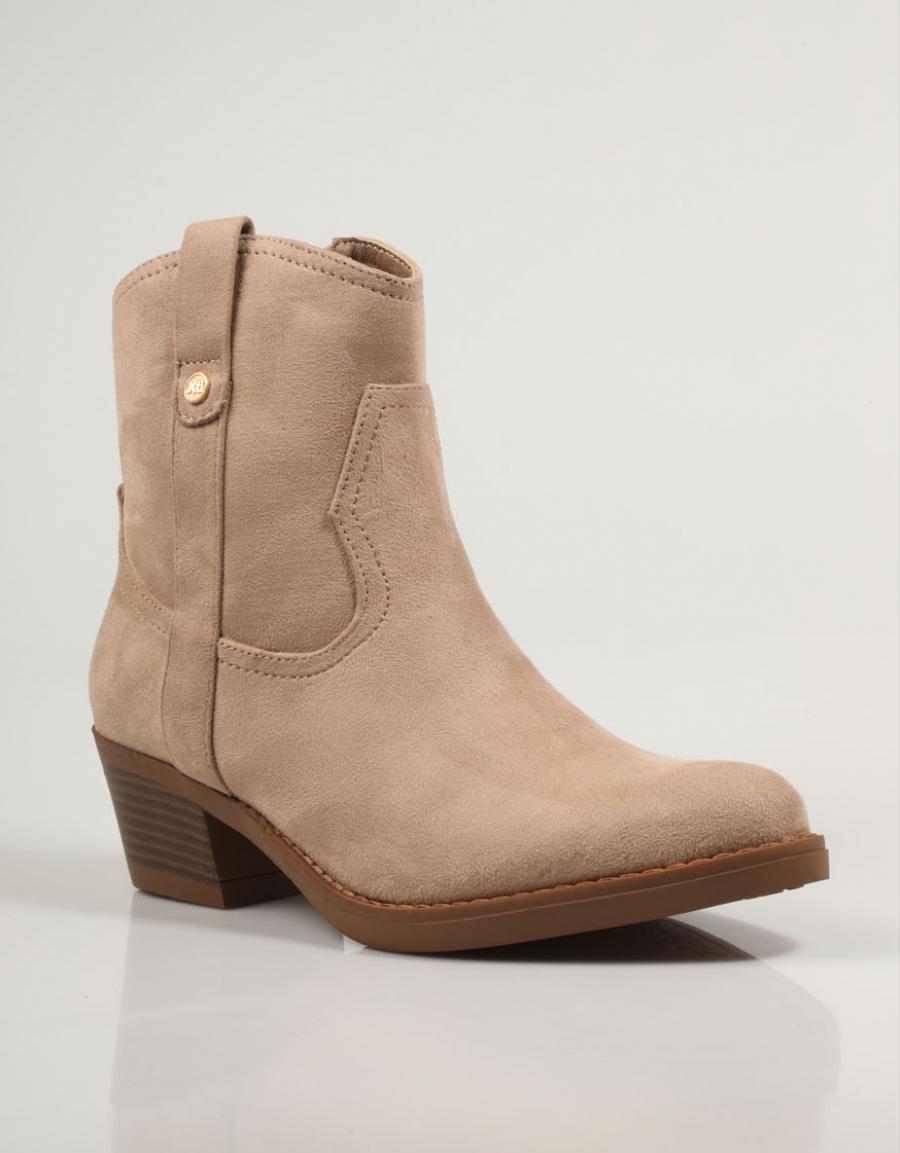 BOTINES XTI 142039 en color Beige