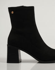 BOTINES XTI 141828 en color Negro