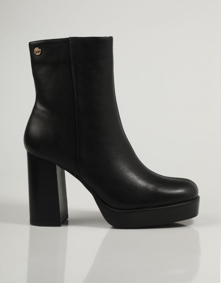 BOTINES XTI 142152 en color Negro