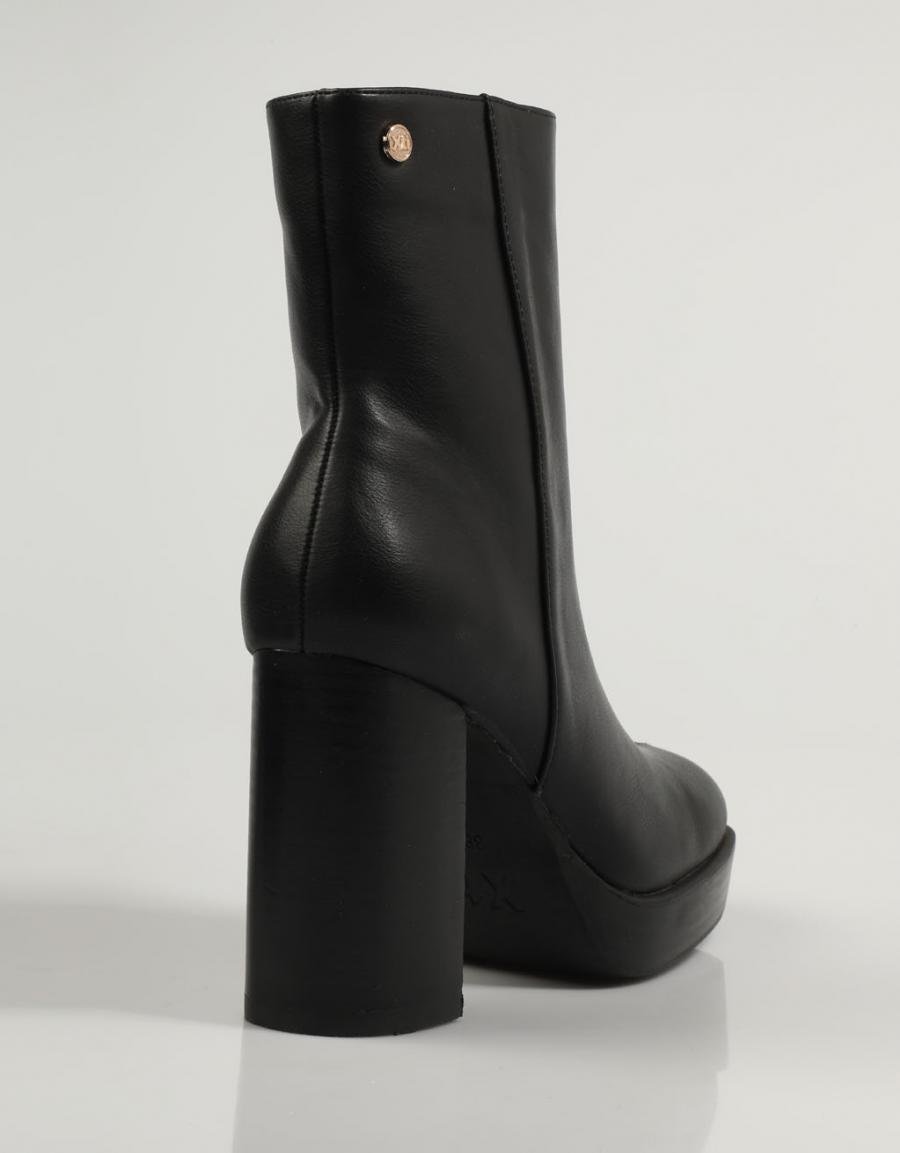 BOTINES XTI 142152 en color Negro