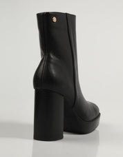 BOTINES XTI 142152 en color Negro