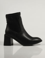 BOTINES XTI 140486 en color Negro
