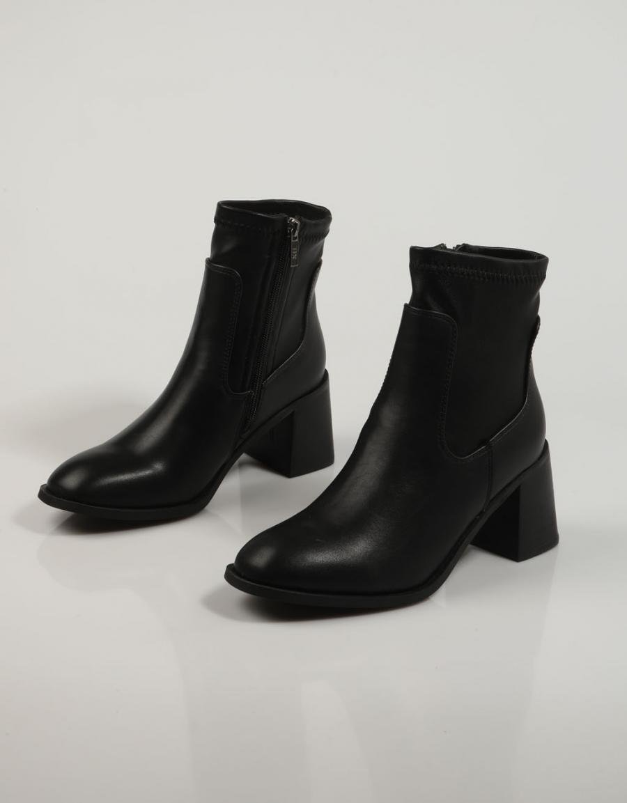 BOTINES XTI 140486 en color Negro