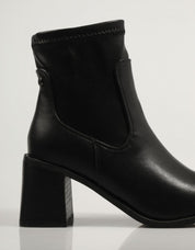 BOTINES XTI 140486 en color Negro
