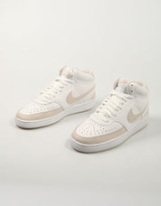 ZAPATILLAS NIKE COURT en color Blanco