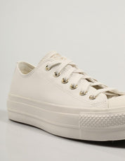 ZAPATILLAS CONVERSE CHUCK TAYLOR ALL STAR LIFT en color Blanco