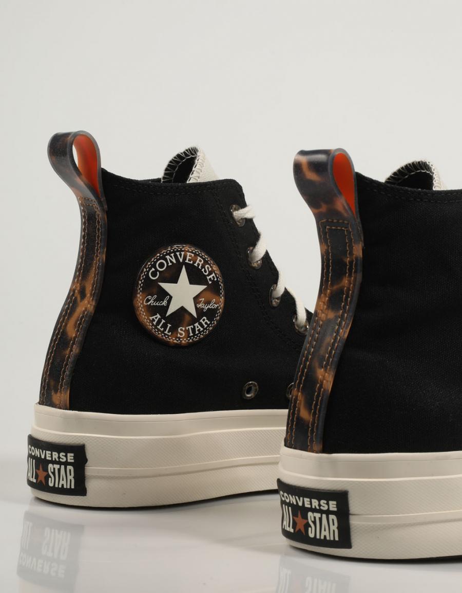 ZAPATILLAS CONVERSE CHUCK TAYLOR ALL STAR LIFT en color Negro