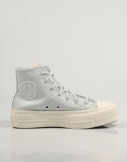 ZAPATILLAS CONVERSE CUCK TAYLOR ALL STAR LIFT en color Azul marino
