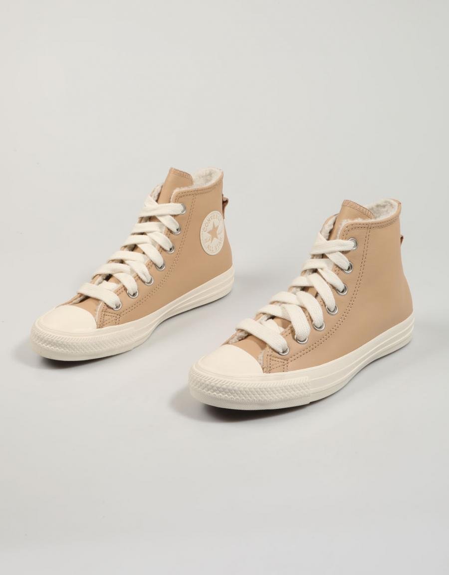 ZAPATILLAS CONVERSE CHUCK en color Beige
