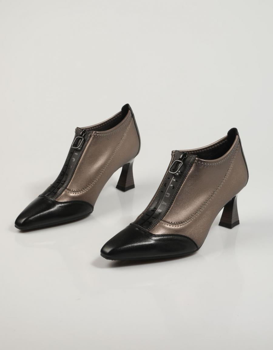 ZAPATOS VESTIR HISPANITAS HI233120 en color Plata