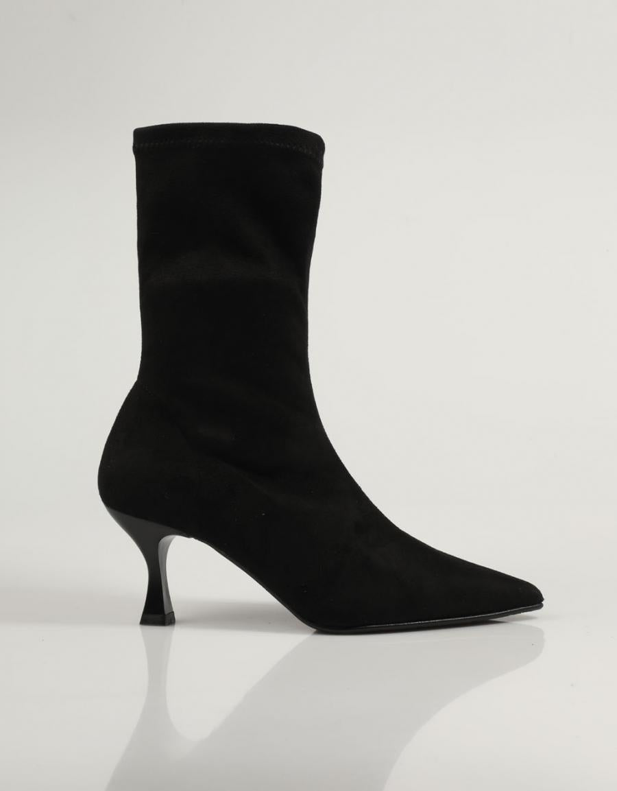 BOTINES REBECCA HOPE 2207 en color Negro