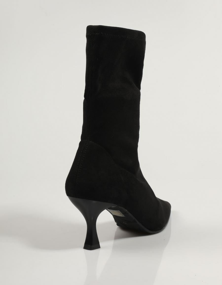BOTINES REBECCA HOPE 2207 en color Negro