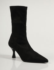 BOTINES REBECCA HOPE 2207 en color Negro