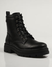 BOTINES REFRESH 171000 en color Negro