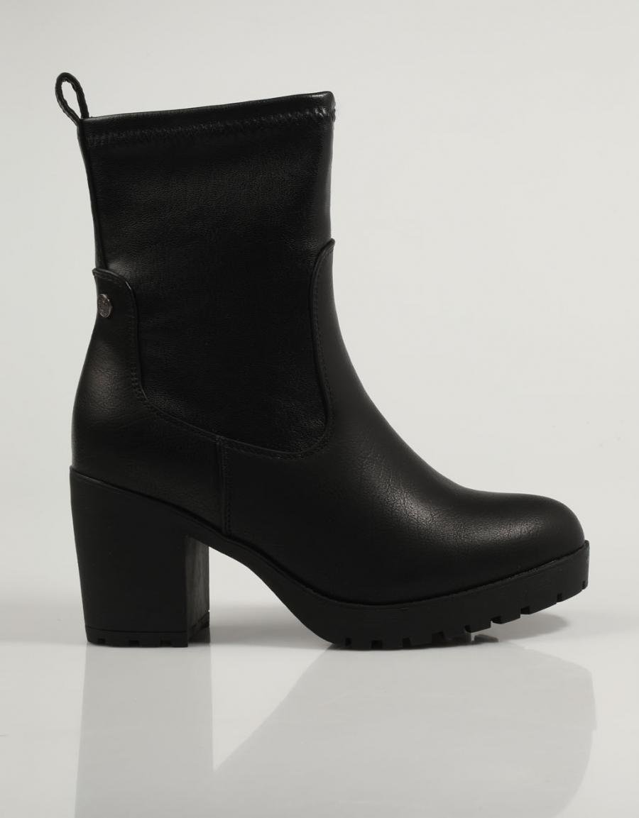 BOTINES REFRESH 171038 en color Negro