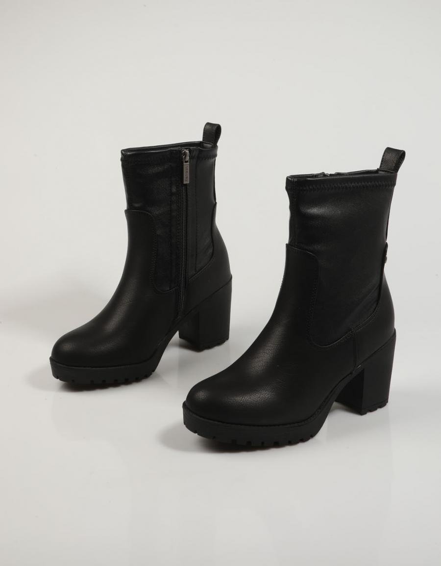 BOTINES REFRESH 171038 en color Negro