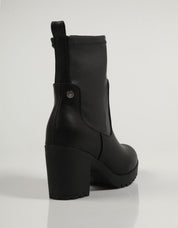 BOTINES REFRESH 171038 en color Negro