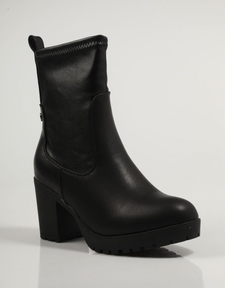BOTINES REFRESH 171038 en color Negro