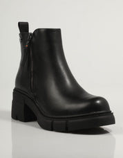 BOTINES REFRESH 171054 en color Negro